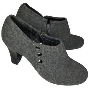 Booties Gray Fabric Round Toe High Heels Inside Zip Closure Size 7 Vegan New